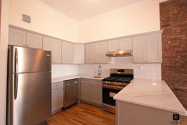 Rented by R New York | media 3