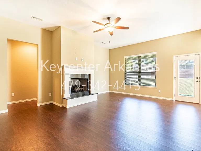 4870 N Castlewood Ln Duplex — Photo 4