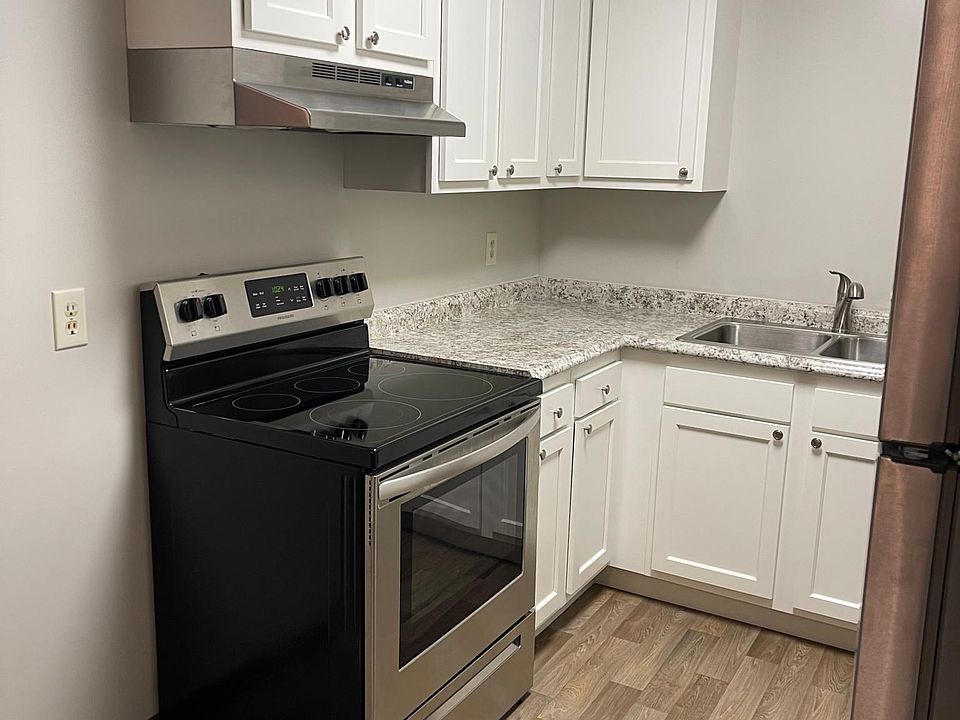 1st image of 25 Oakhurst Dr #12