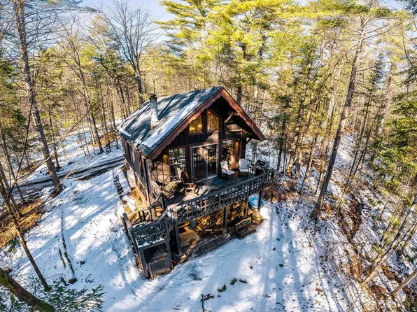 35 Cottontail Ln, Jay, NY 12941