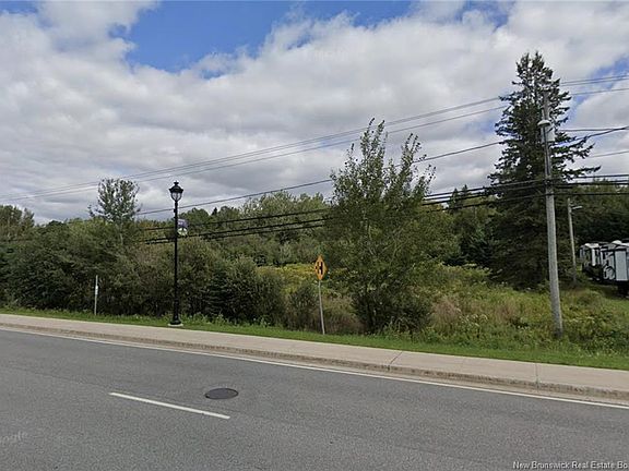 5th image of 378 Main St