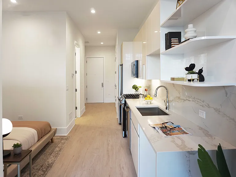 Luxe Suites Chicago Luxury Apartments — Photo 82
