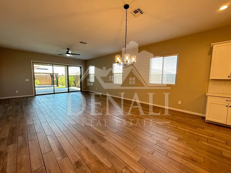4443 N 201st Ave — Photo 4