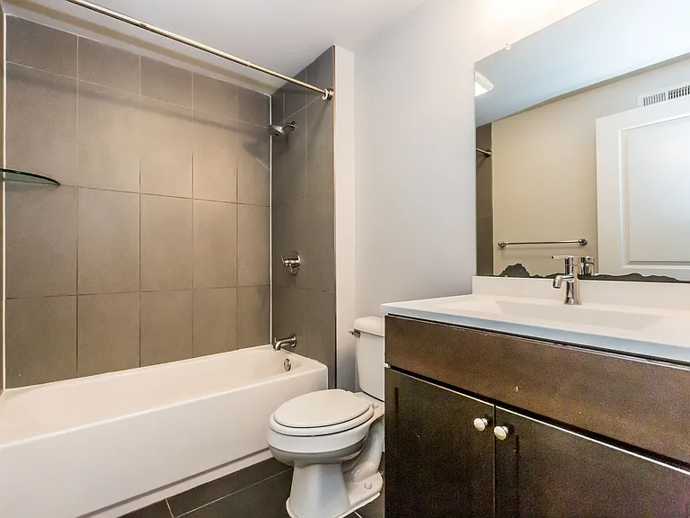 4213 Chester Avenue Modern Living in the Heart of University City — Photo 16