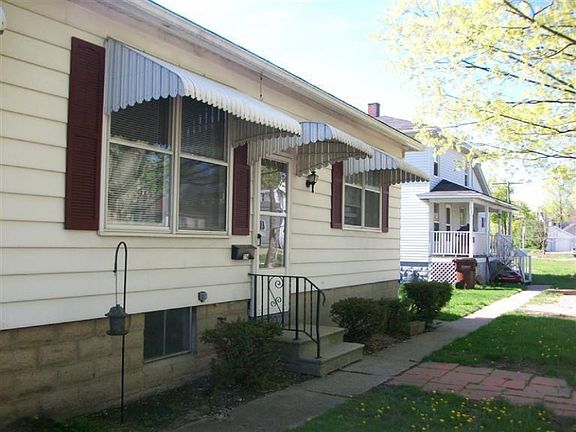 3rd image of 712 Franklin St