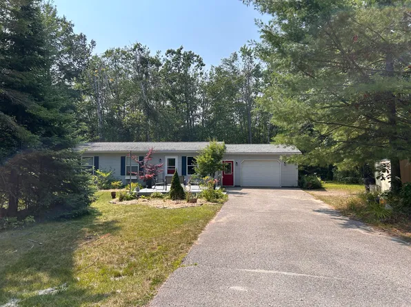 14281 Larchway Ct, Cheboygan, MI 49721