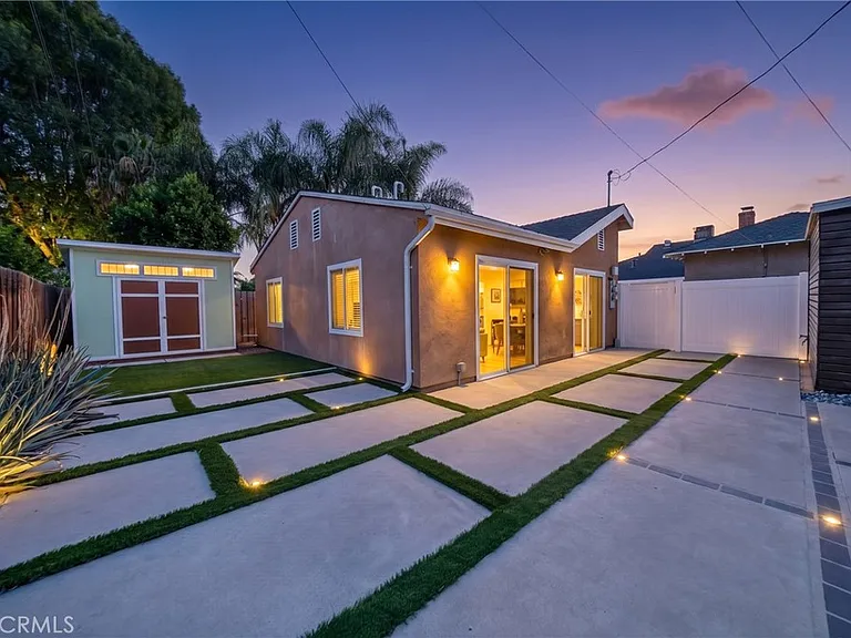 6904 N McLennan Ave — Photo 1