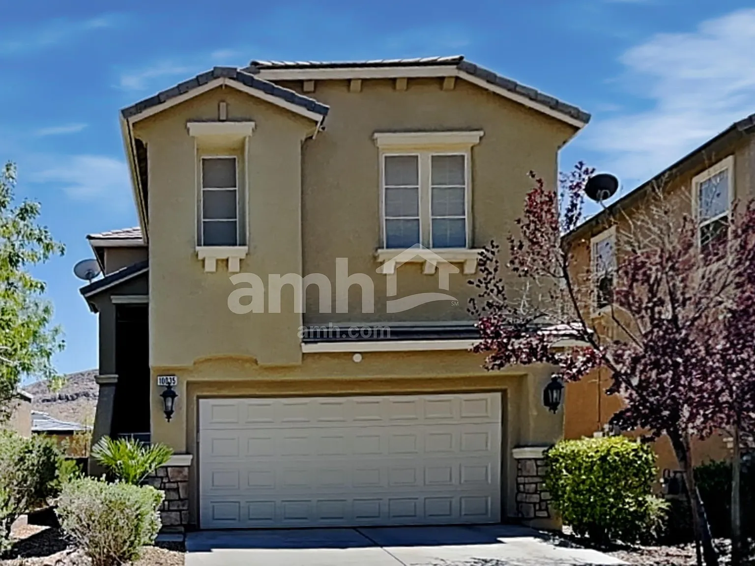 3 bed, 2.5 bath, 2327 sqft, $2,545 — Photo 1