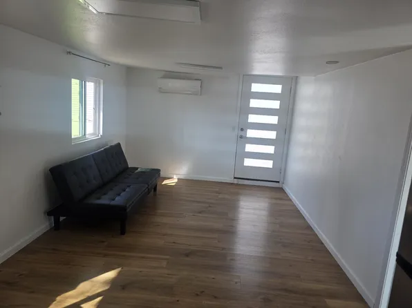 1294 E 9th St, Upland, CA 91786