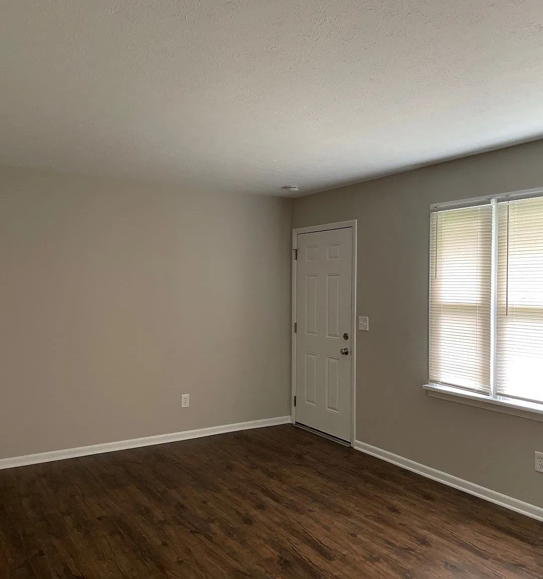2 bed, 738 sqft, $975 — Photo 3