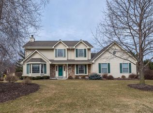 W146N6179 Wigwam Dr, Menomonee Falls, WI 53051