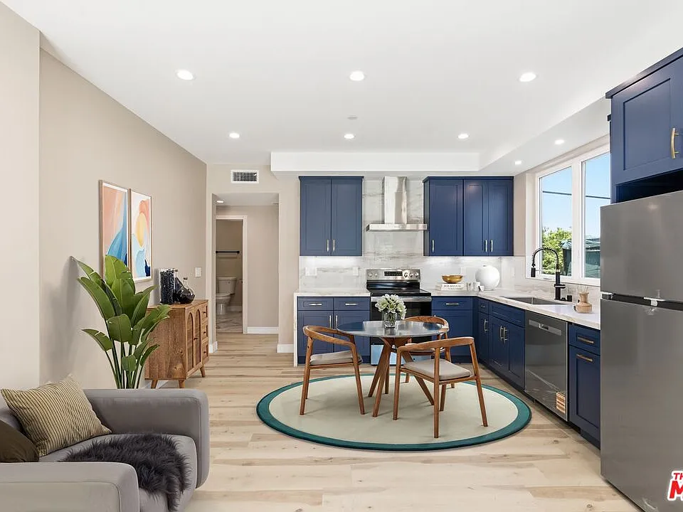 227 N Burlington Ave #3