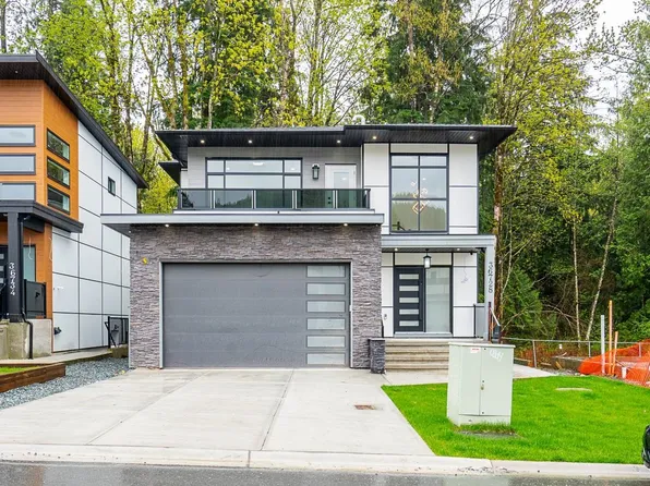 36728 Dianne Brook Ave, Abbotsford, BC V3G 0H4