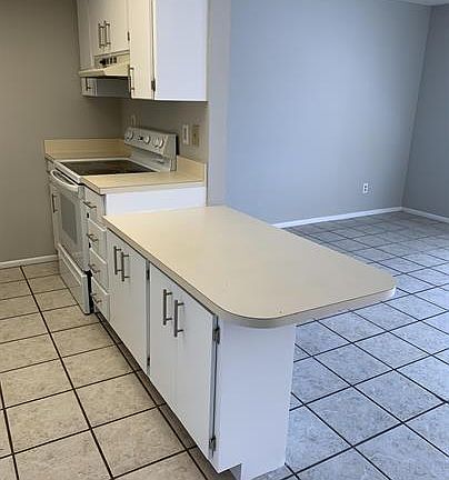 4th image of 309 SW 3rd Pl #7