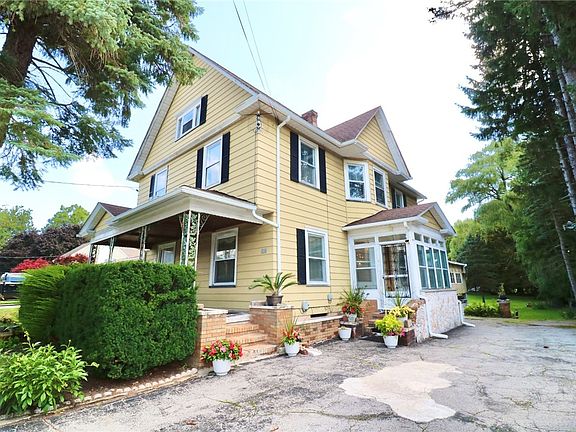 3rd image of 708 Helendale Rd