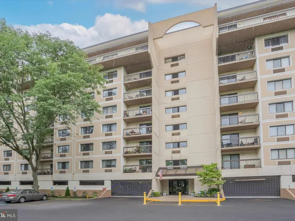 700 Avondale Rd APT 4B, Wallingford, PA 19086
