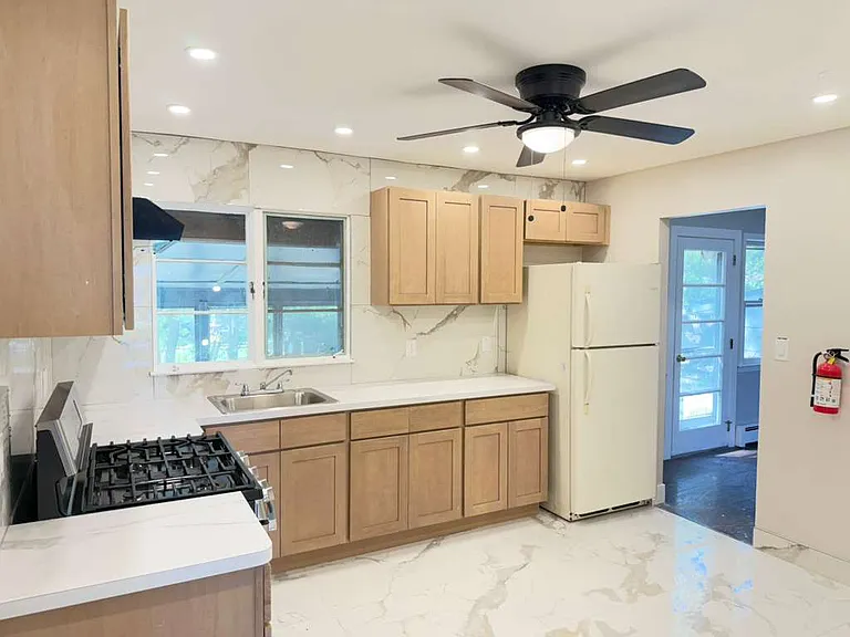 190 Cedar Grove Rd — Photo 3