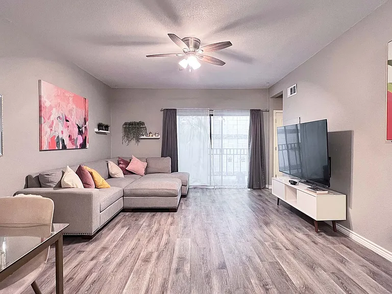1908 San Antonio St #202 — Photo 2