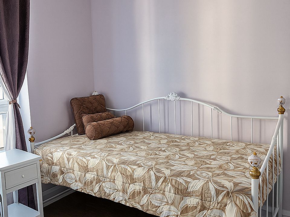 Bedroom A: $1030 Private room with Single sized bed