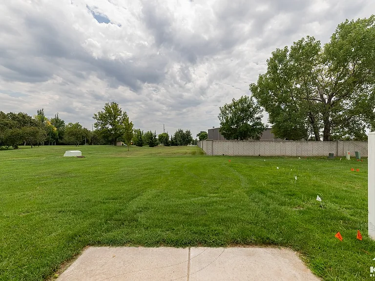 511 N Bristol Ct #A — Photo 27