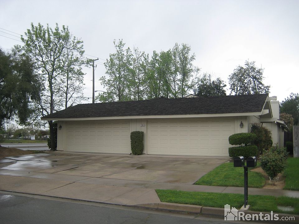 1st image of 390 W Warner Ave