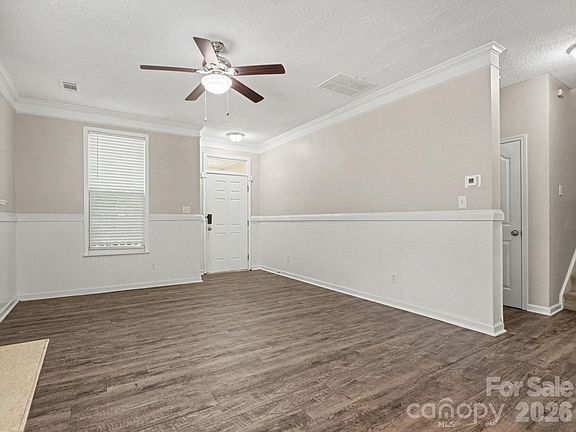 5th image of 7524 Grabill Dr