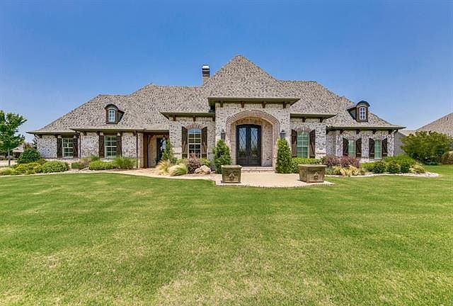 1st image of 2729 Wolf Creek Dr