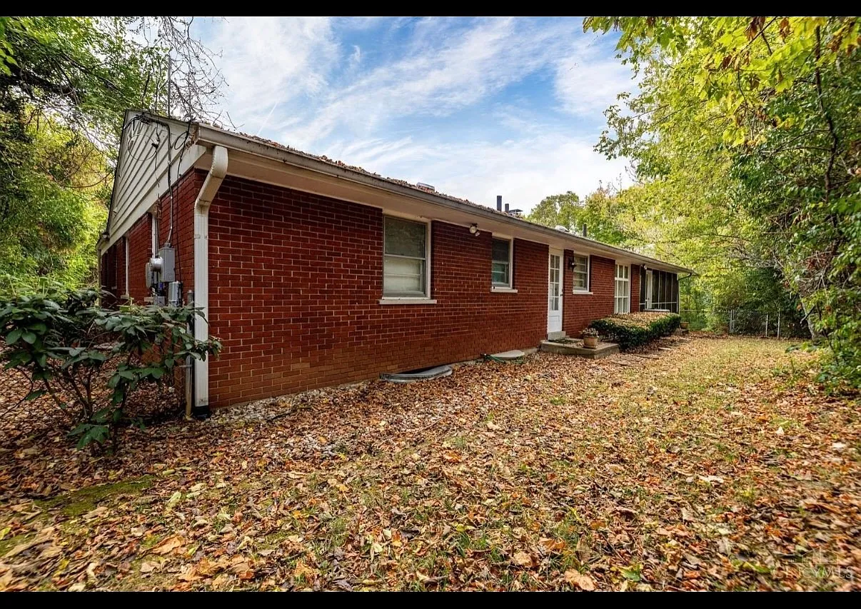 5479 Vonderhaar Ct — Photo 4