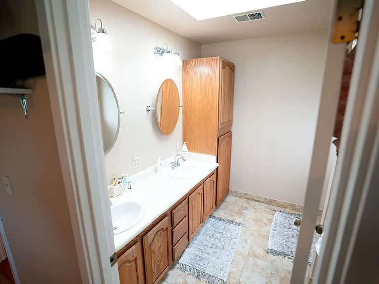 1550 Chabot Ct — Photo 23