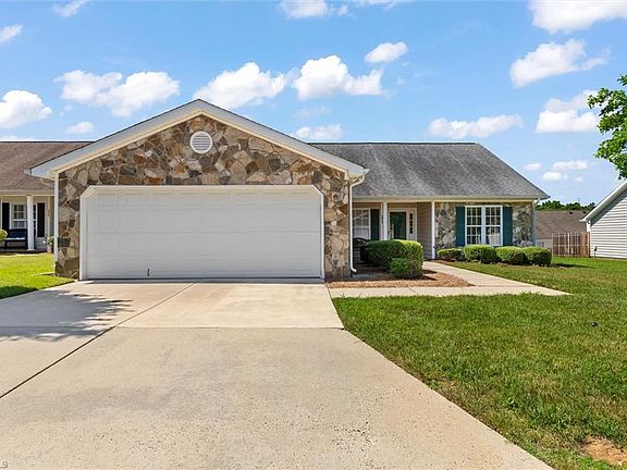 2nd image of 3952 Cobblestone Bend Dr