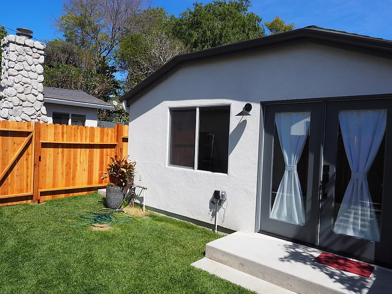 5044 Loleta Ave — Photo 2