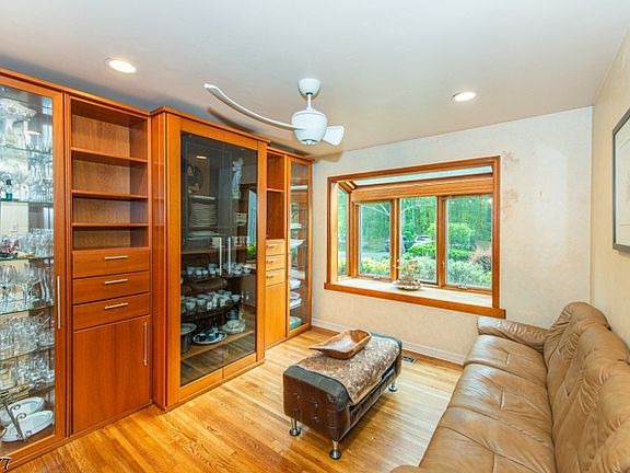 5th image of 21 Lockley Ct