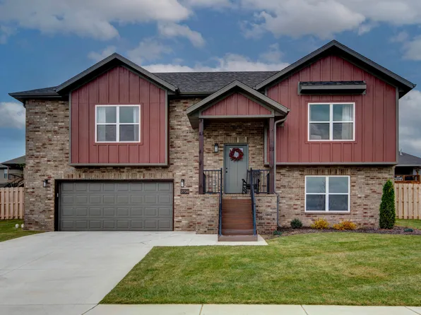 2720 W Osprey Drive, Ozark, MO 65721