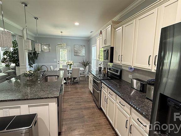 2nd image of 332 Wyndham Forest Cir