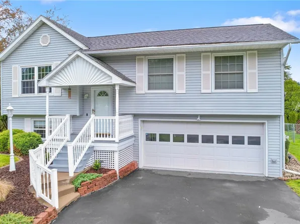 12 Dogwood Ln, Painted Post, NY 14870