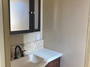 1130 N Lake Ave, Pasadena, CA 91104