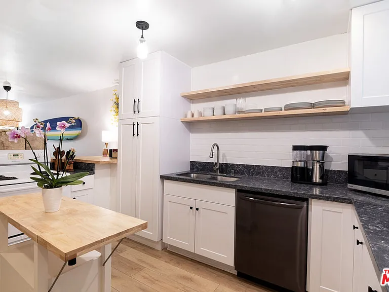 6479 Kanan Dume Rd #24 — Photo 9