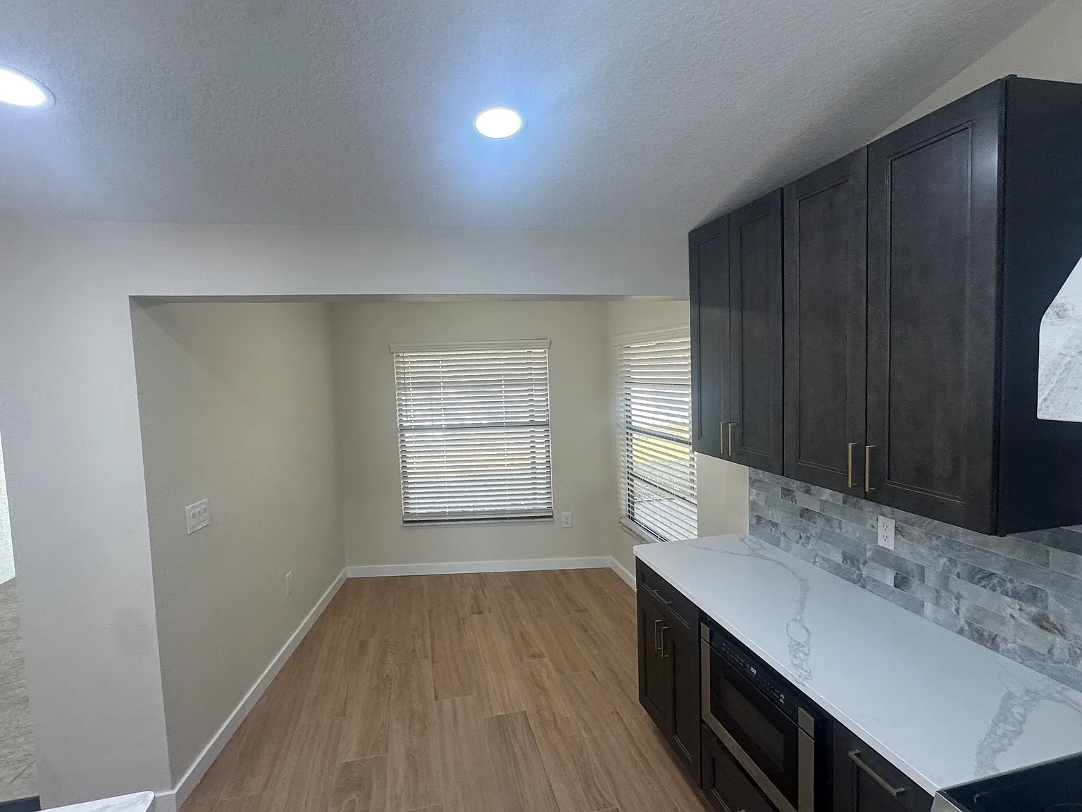 4 bed, 2126 sqft, $3,200 — Photo 4