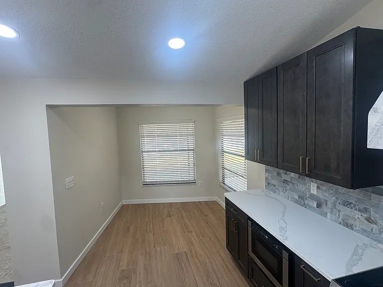 2221 Cimarron Ter — Photo 4