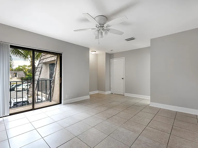 1755 N Congress Ave — Photo 19