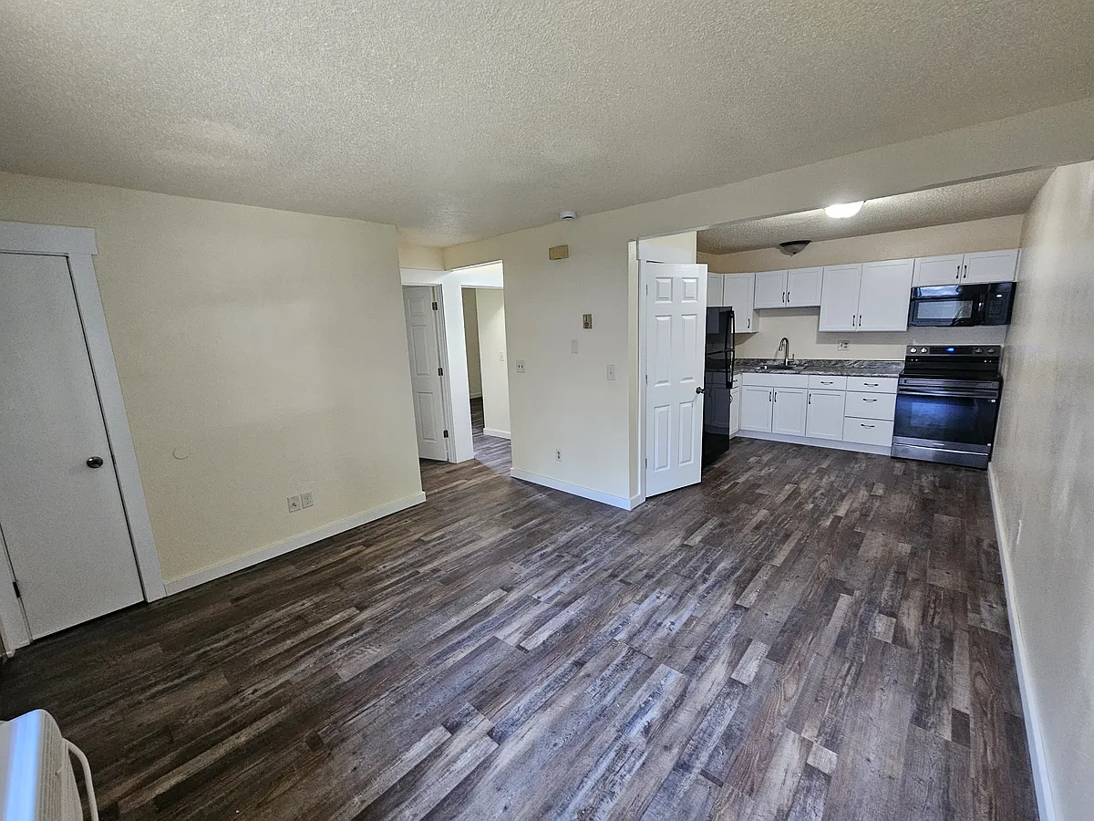 Building Photo - 828 Gould St #5