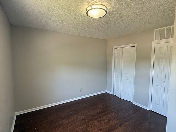 2nd image of 1806 E Woods Ln