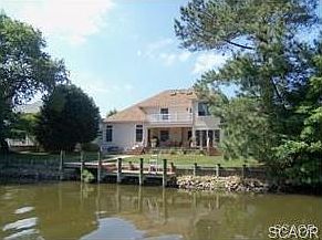 2nd image of 402 Canal Way W