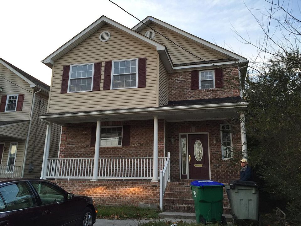 1st image of 604 N 30th St