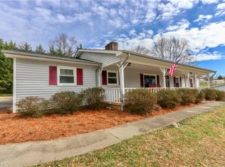 129 N Pineland Ave, Jonesville, NC 28642