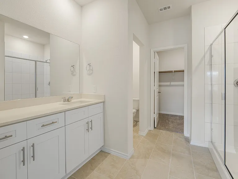 1570 Brooke Dr — Photo 11