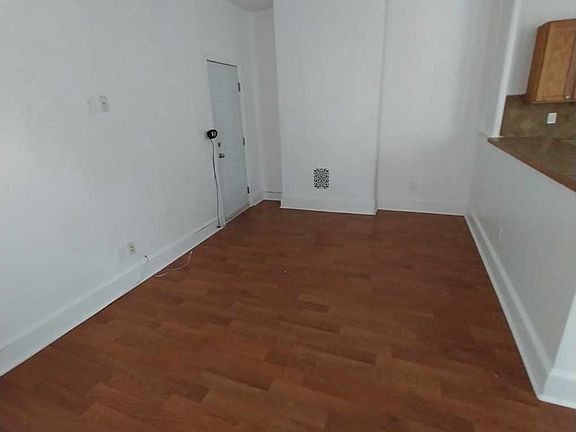 5th image of 1007 N Madison St APT C
