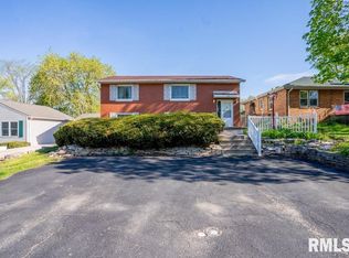 4805 Meadow Ln, Bartonville, IL
