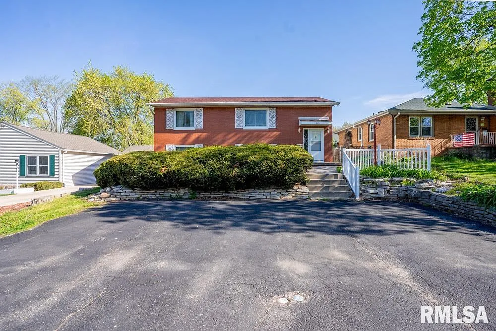 4805 Meadow Ln photo 1