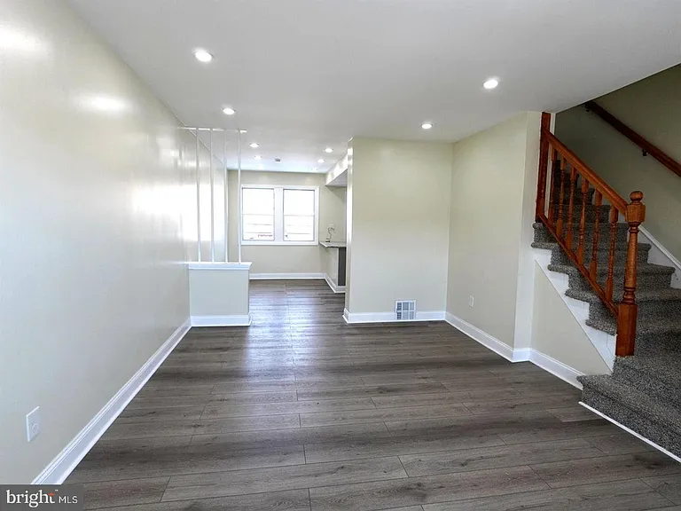 3745 Schleicher Ave — Photo 3